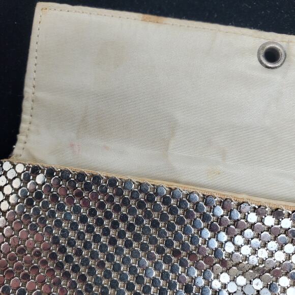 Whiting & Davis Metallic Silver Mesh Clutch Small Evening Bag Retro Glam Purse - Picture 5 of 8
